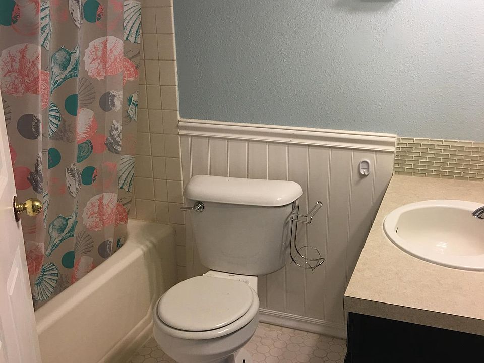 2nd image of 301 Bryan Ave