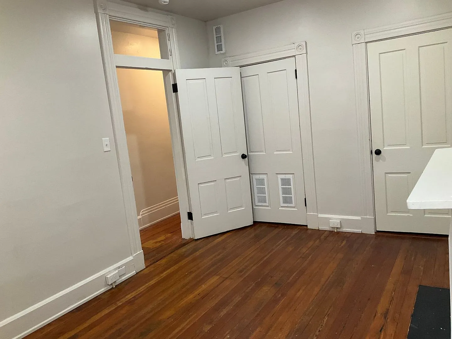 1 bed, 1.0 bath, 700 sqft, $995 — Photo 4