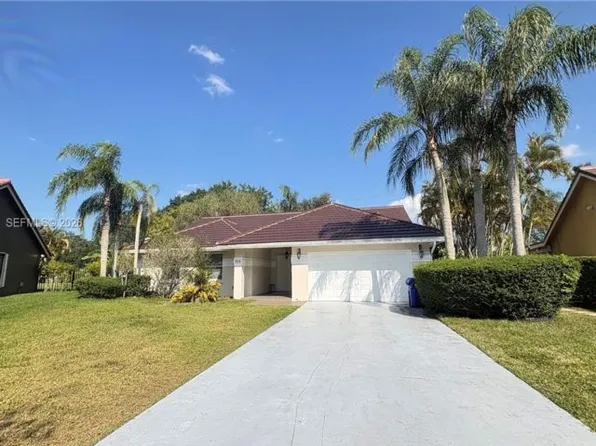759 NW 161st Ave, Pembroke Pines, FL 33028