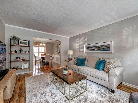 3rd image of 11 Bassett Hall Pl NW
