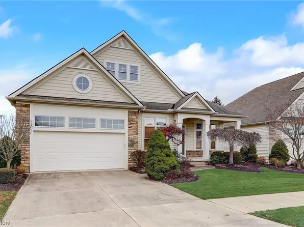 222 Prestwick Dr, Broadview Heights, OH 44147