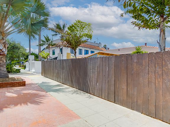 3rd image of 6666 La Jolla Blvd
