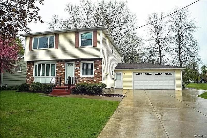 Photo of home, apartment upstairs