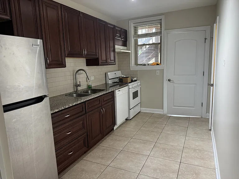 4950 N Christiana Ave #1 — Photo 4