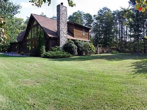 2193 Mountain Brook Dr photo 1