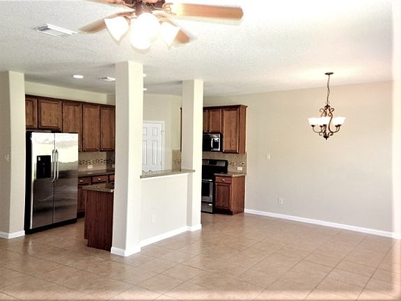 4th image of 26870 Squires Park Dr