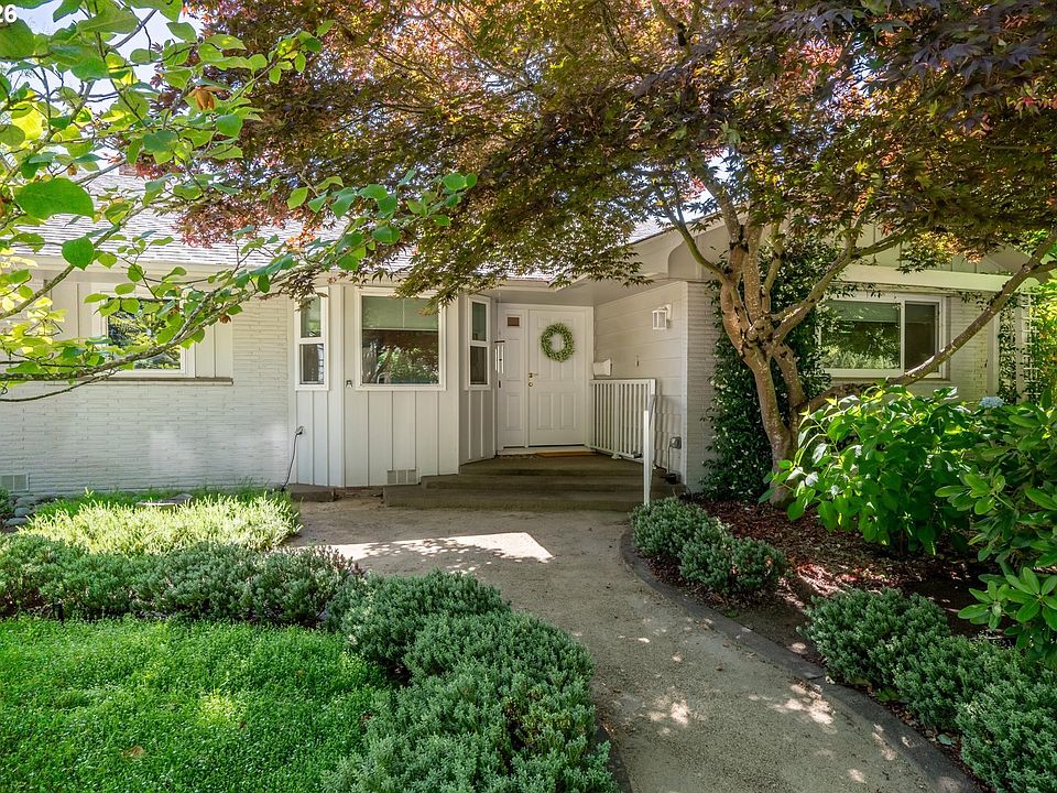 1st image of 243 Dartmoor Dr