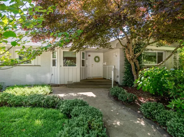 243 Dartmoor Dr, Eugene, OR 97401