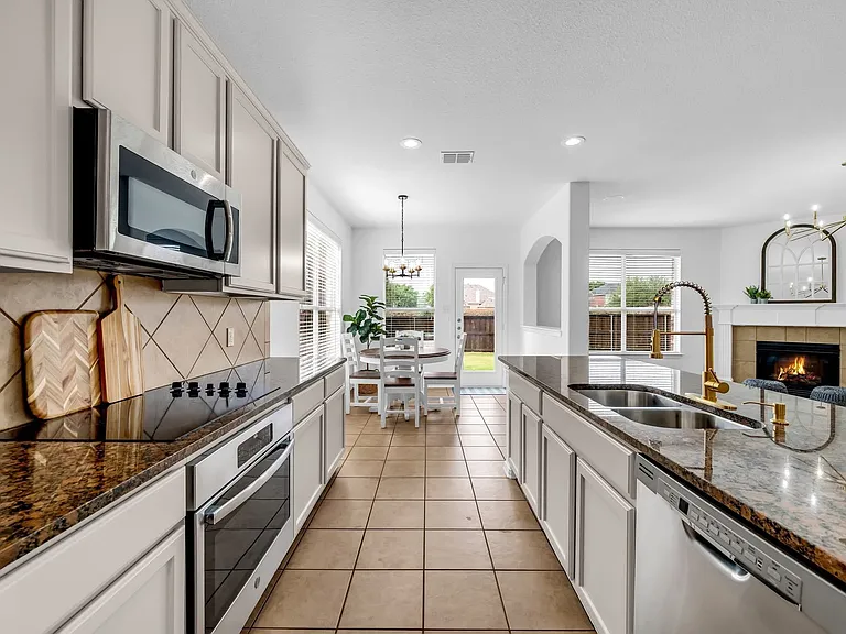 2208 Stuttgart Dr — Photo 2