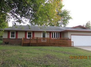 2542 W Katella Ln, Springfield, MO 65807