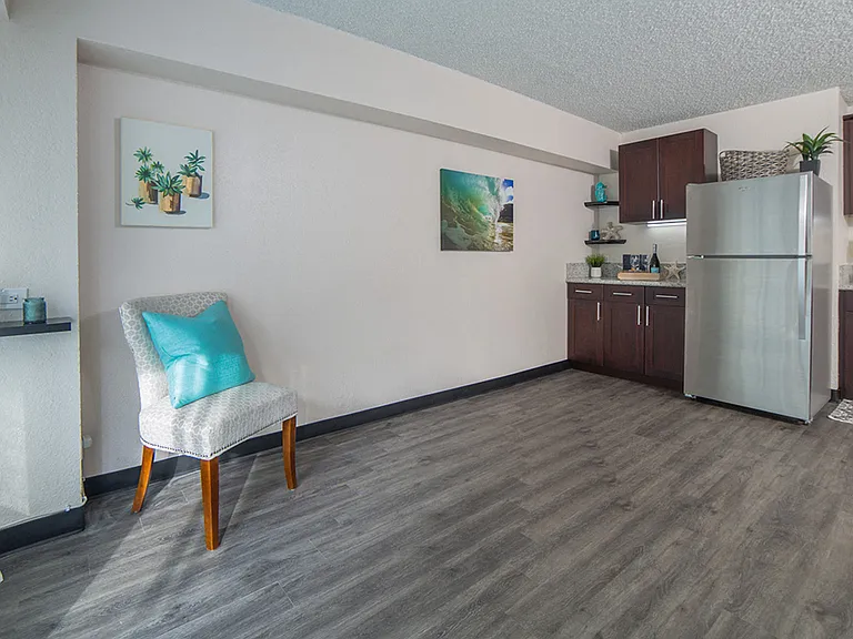 Waikiki Walina Apartments — Photo 41