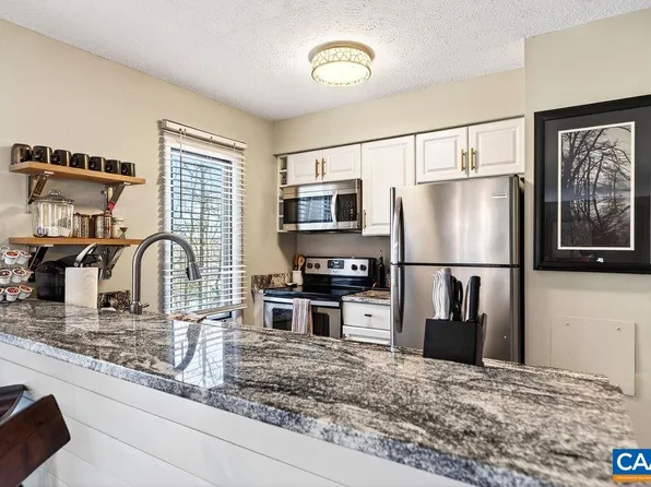 2247 Tanners Rdg, Wintergreen Resort, VA 22967