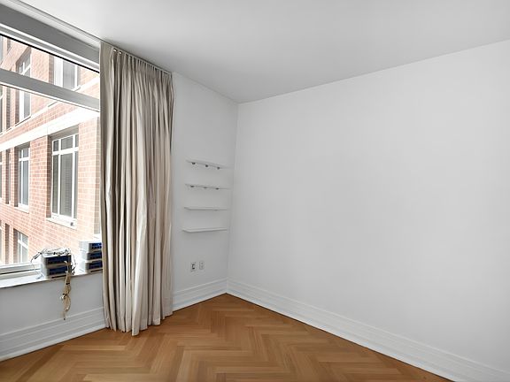 4th image of 205 E 85th St #5A