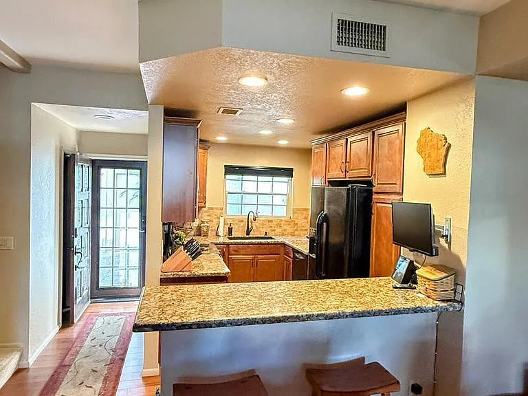 10015 E Mountain View Rd #1002 — Photo 8
