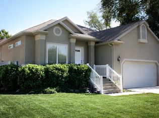 494 E Sandy Hollow Cir, Midvale, UT 84047