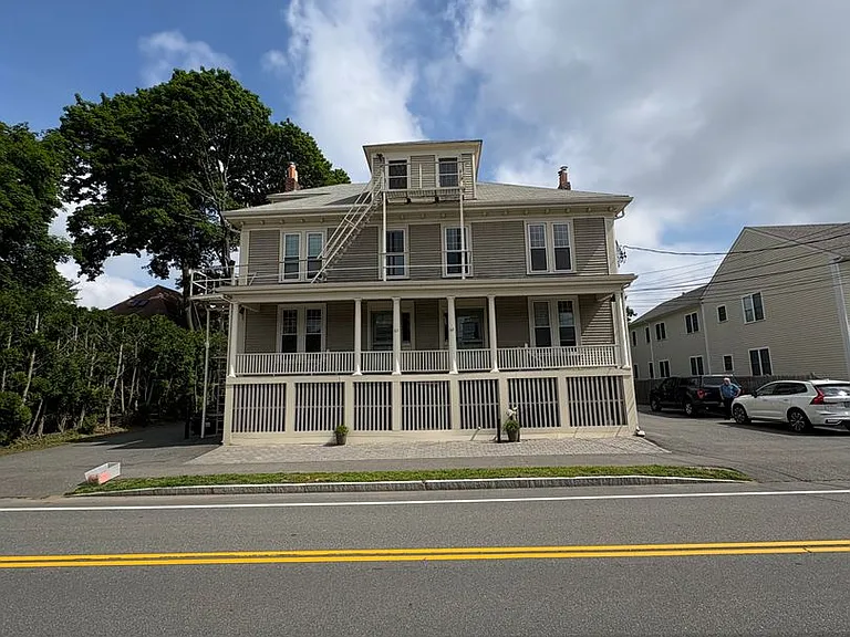 63 Oak St #2B — Photo 2