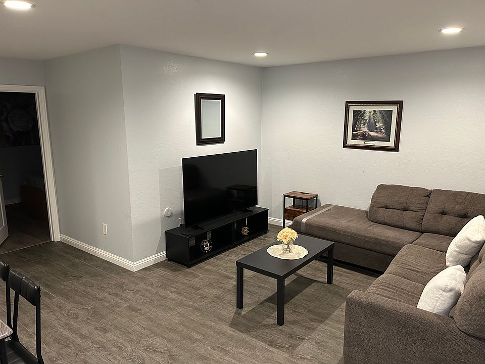 1st image of 2020 W 23rd St APT 18
