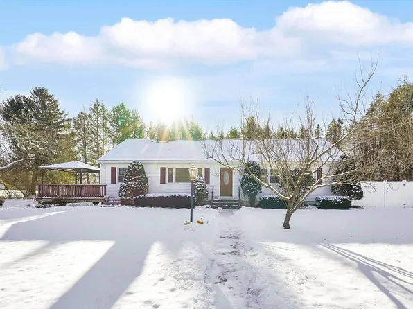 6 Katie St, Wilbraham, MA 01095