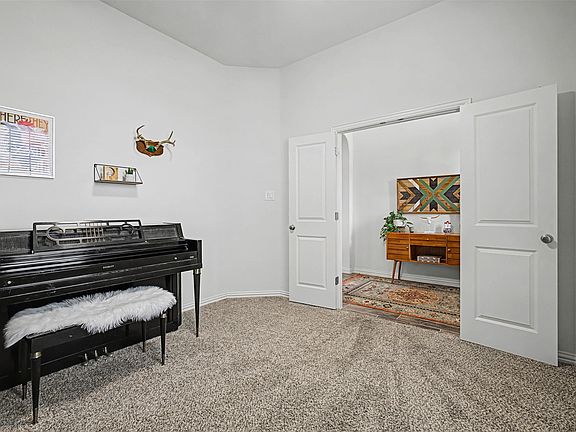 5th image of 208 Blue Ridge Dr
