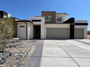 2944 E Smith Creek Dr, Washington, UT 84780