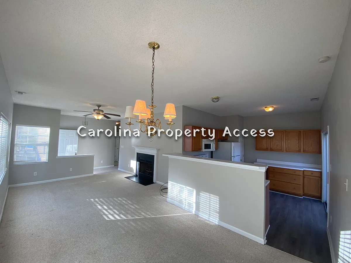 Building Photo - 1212 Red Ash Cir