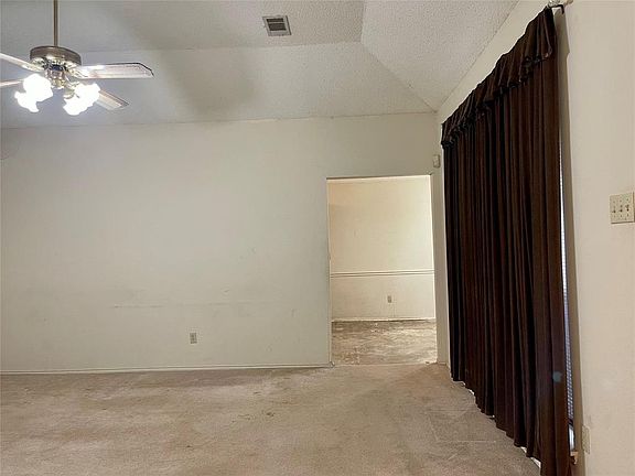 3rd image of 1209 Cypress Dr