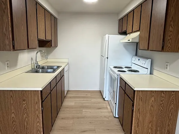 Viking Suites, 1471 Moore St APT 8, Bellingham, WA 98229