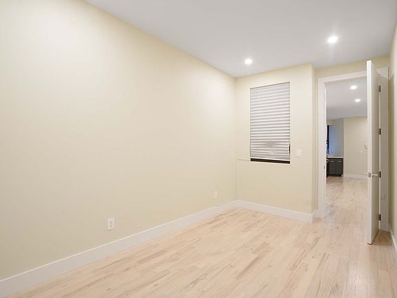 5th image of 728 Amsterdam Ave #4L