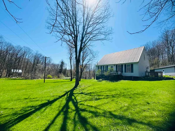 47 Woodland Dr, Terra Alta, WV 26764