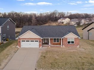 2617 Lauren Lake Dr, Shiloh, IL 62221