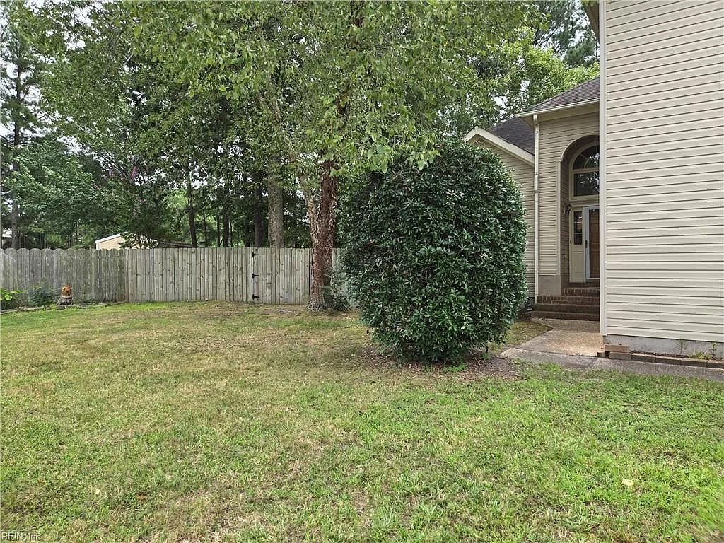 5 bed, 14.0 bath, 2800 sqft, $3,085 — Photo 3