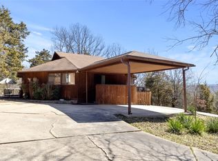 172 E Willoughby Rd, Fayetteville, AR 72701