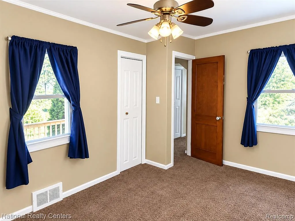 2 bed, 1.0 bath, 725 sqft, $1,200 — Photo 4