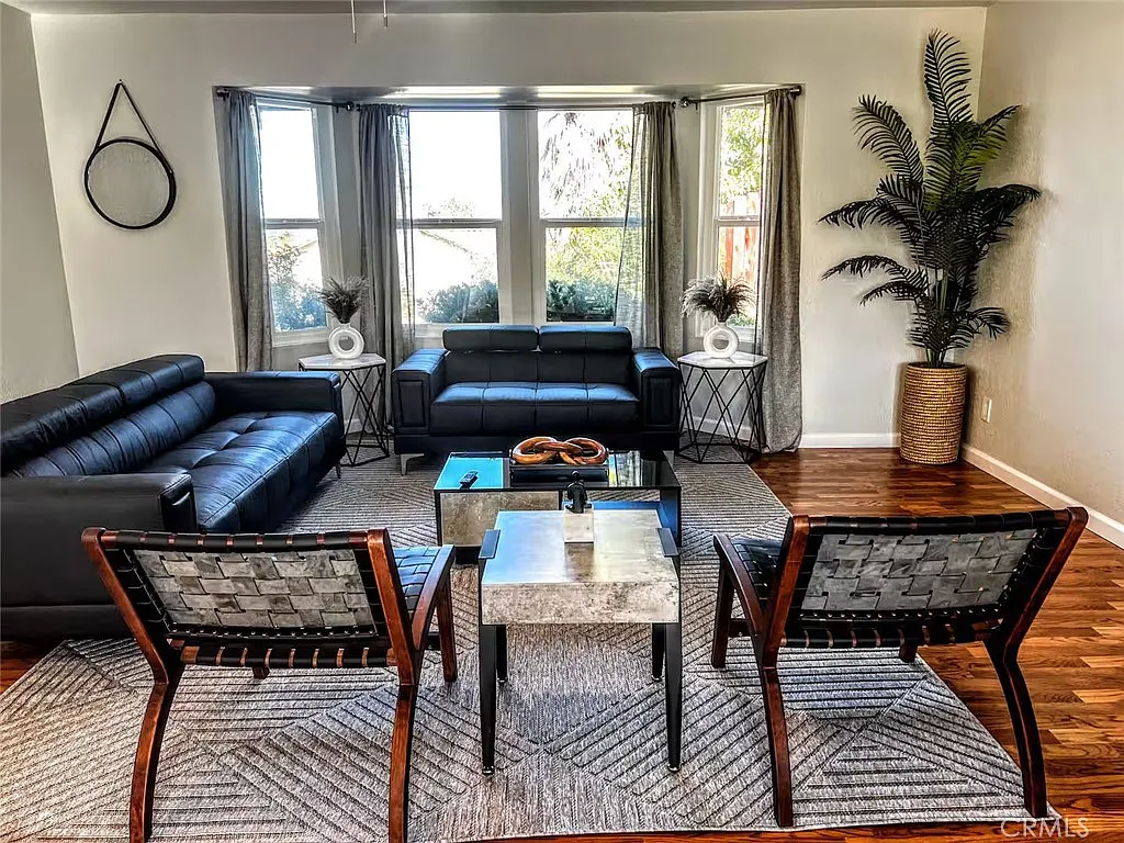 4 bed, 1855 sqft, $6,500 — Photo 3