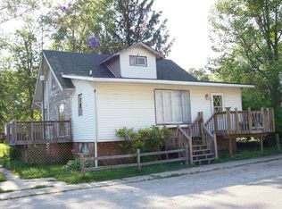 201 S Jefferson St, Medaryville, IN 47957
