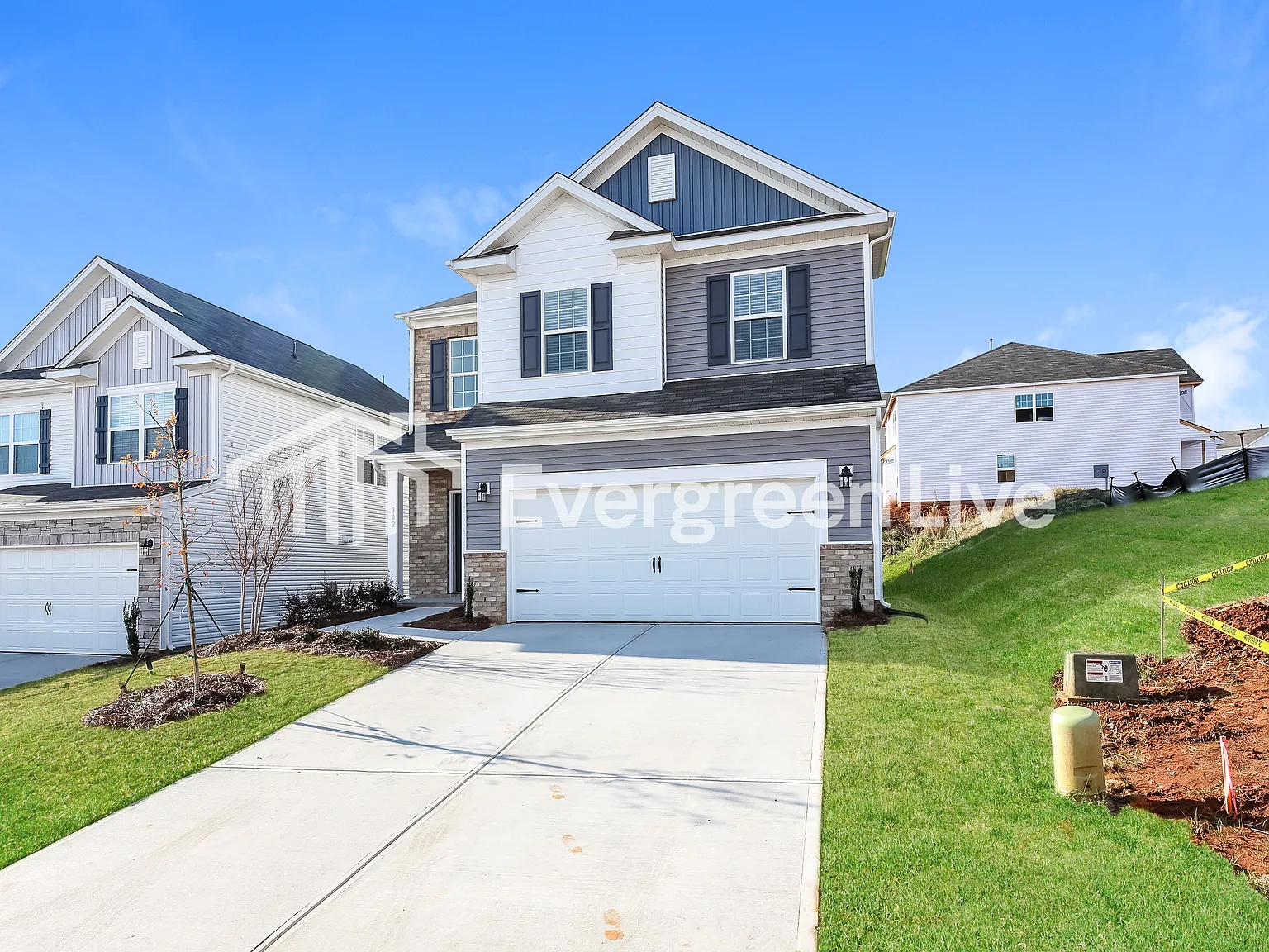4 bed, 2.5 bath, 2158 sqft, $2,145 — Photo 2