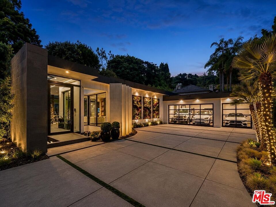 1st image of 1049 Loma Vista Dr