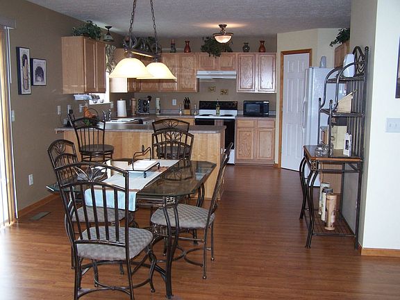 5th image of 7923 Autumn Hill Ct