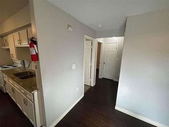4th image of 3501 Brewster St #1