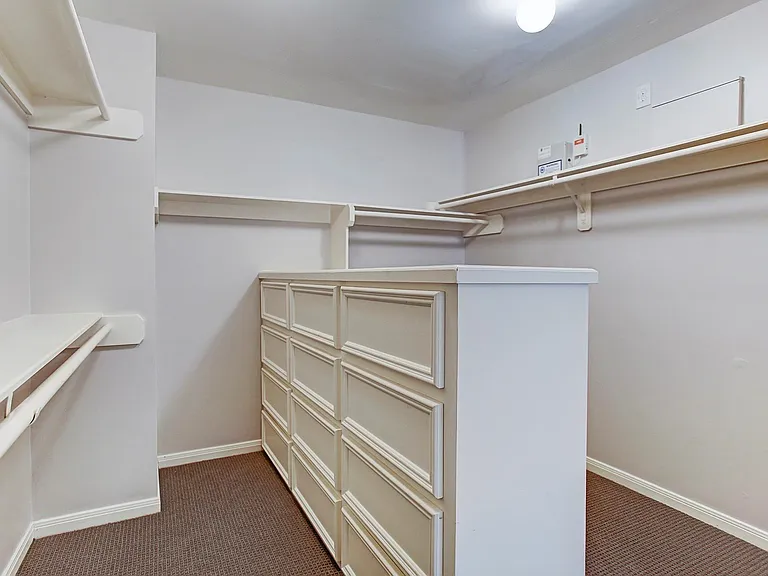 1413 W Webster St — Photo 8