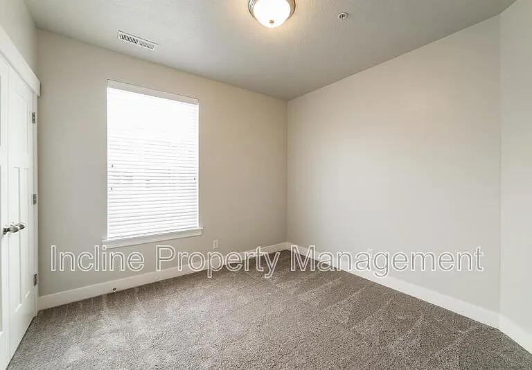 619 N Emery Ln — Photo 16