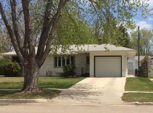 246 15th Ave NE, Jamestown, ND 58401