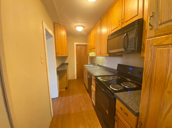 421 N 7th St, Martins Ferry, OH 43935