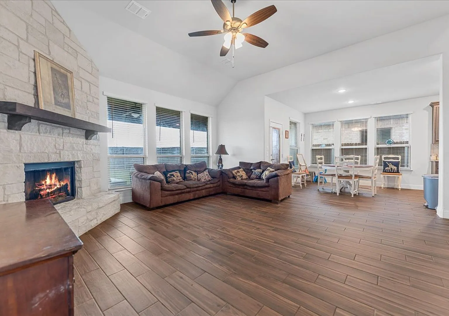 4-Bed 4-Bath 3330+ Sqft House In Burleson's Desirable The Parks At Panchasarp Farms Subdivision — Photo 3