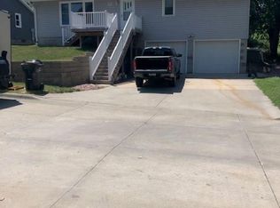 217 N Pine Ave, Hinton, IA 51024