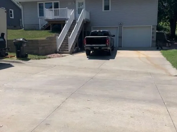 217 N Pine Ave, Hinton, IA 51024