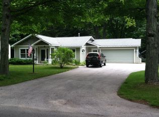 576 Michigan Ave, Frankfort, MI 49635