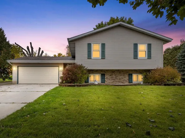 W207N17133 Parkview DRIVE, Jackson, WI 53037