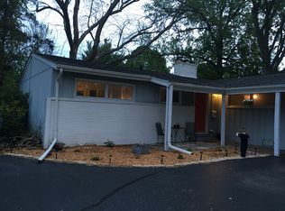 8 E South Court Dr, Decatur, IL 62526