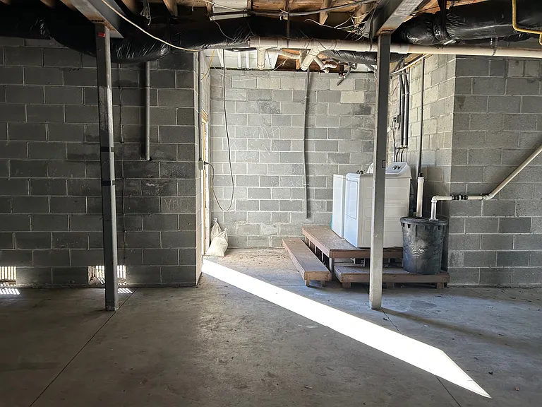 61 Cooper St #A — Photo 51